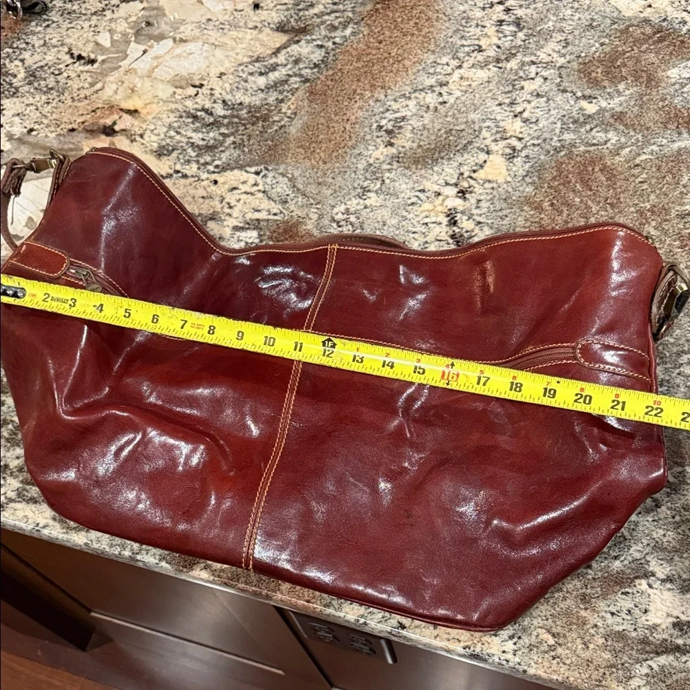 Made in Italy - Italian Leather Travel Shoulder Bag - Picture 7 of 7